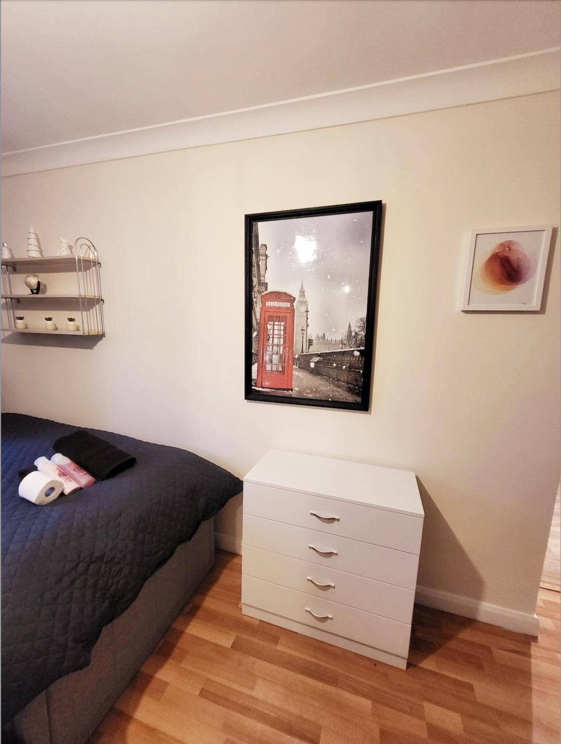 לונדון Huge And Affordable 3 Bedroom Flat In Hammersmith For 7 People With Welcome Breakfast מראה חיצוני תמונה