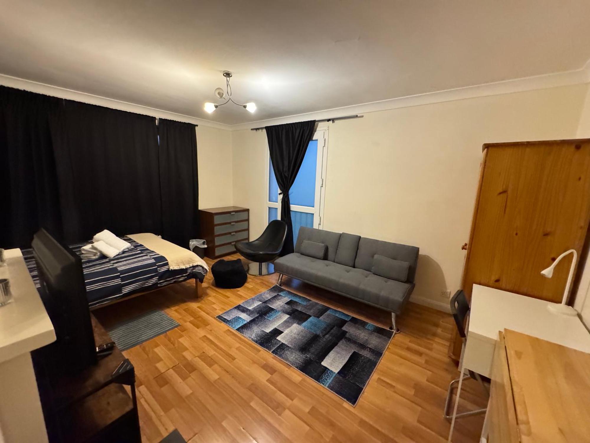 לונדון Huge And Affordable 3 Bedroom Flat In Hammersmith For 7 People With Welcome Breakfast מראה חיצוני תמונה